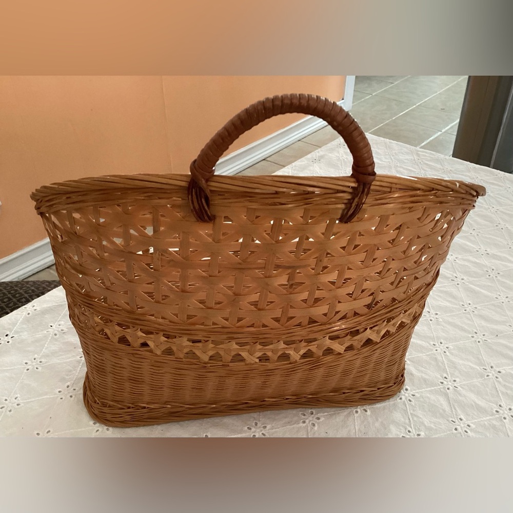 Handwoven Wicker Storage Basket with Carry Handle - Natural Brown - Picture 3 of 12